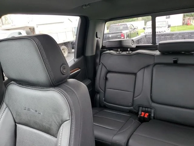 Used 2025 Black GMC Denali image 14