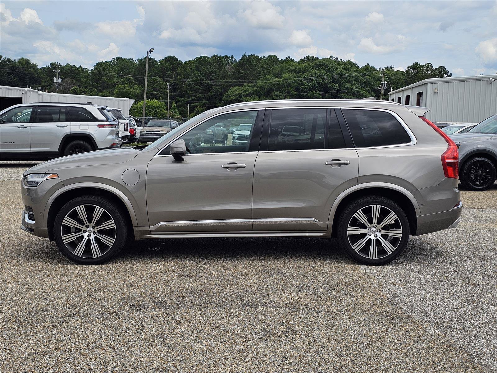 Used 2020 Birch Light Metallic Volvo Inscription image 13