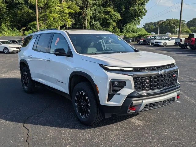 Used 2025 Pearl Chevrolet Z71 image 5