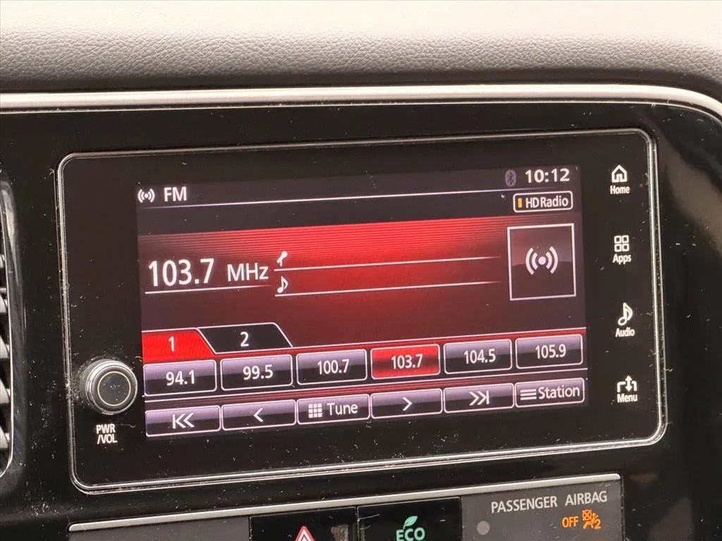 Used 2019  Mitsubishi SE image 23