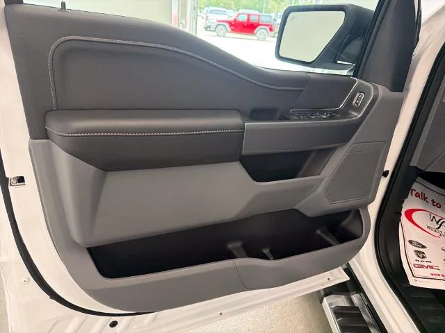 New 2026 Oxford White Ford XLT image 31