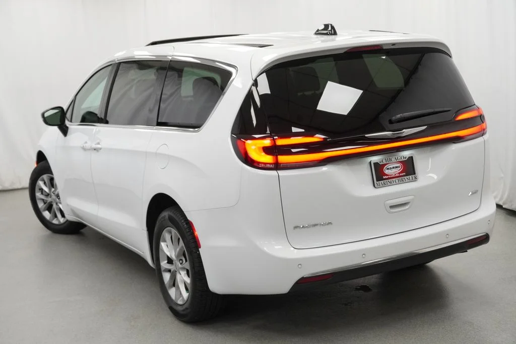 Certified Used 2025 White Chrysler Select image 12