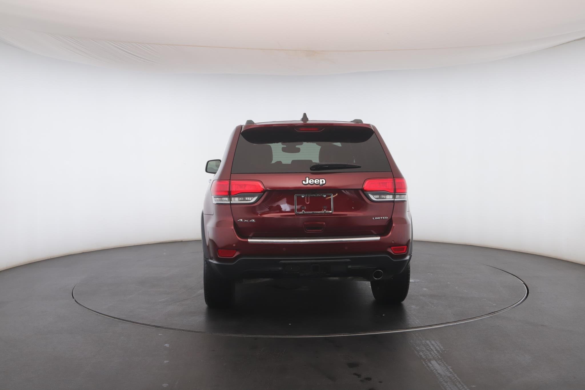 Used 2018 Velvet Red Pearlcoat Jeep Limited 4x4 image 22