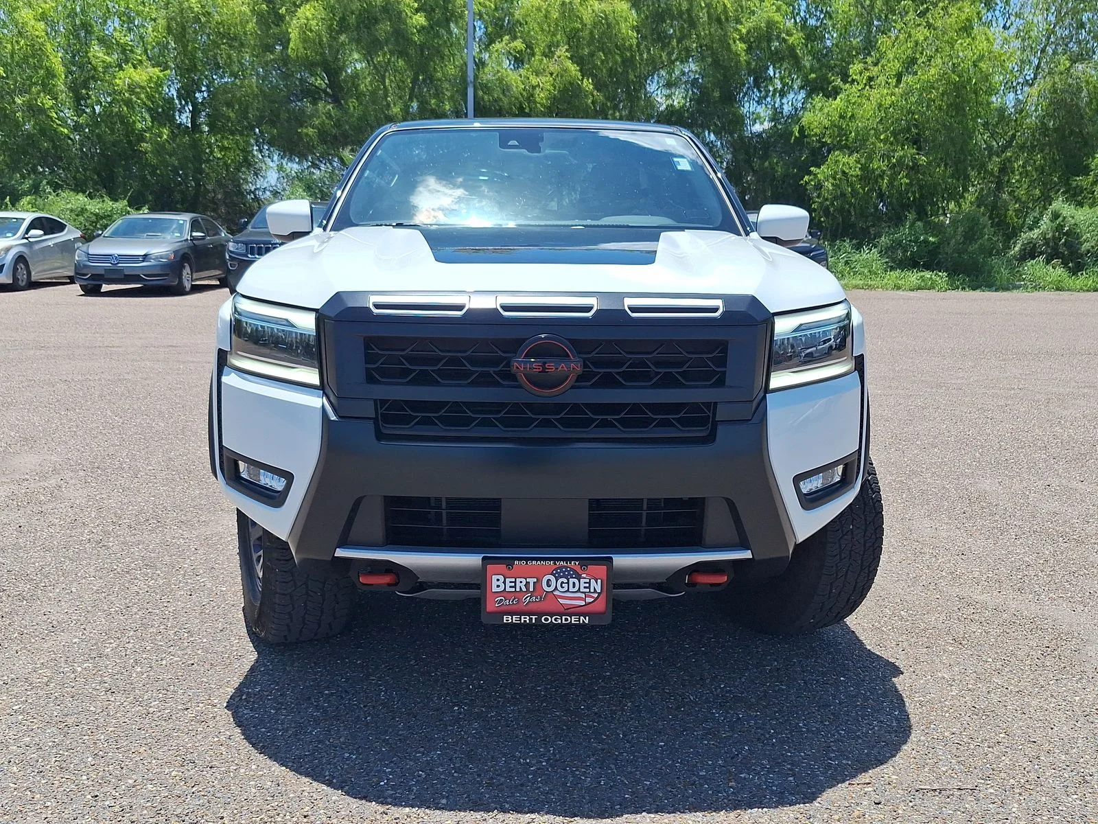 Used 2025 White Nissan PRO-4X image 2