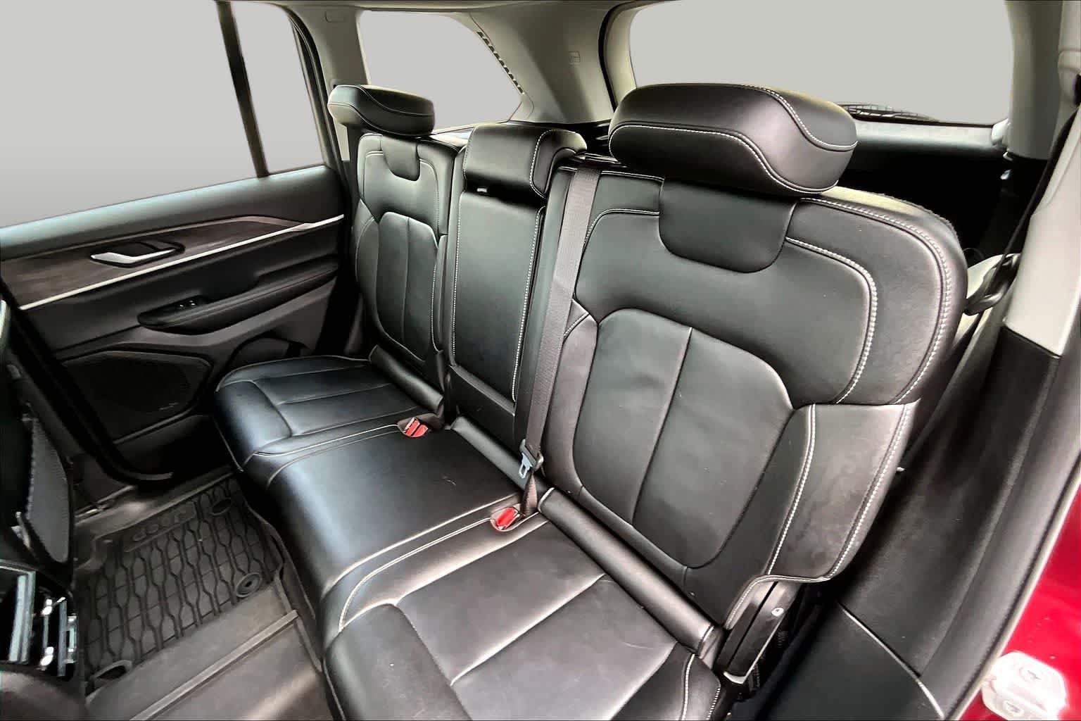 Used 2023 Velvet Red Pearlcoat Jeep Limited image 21