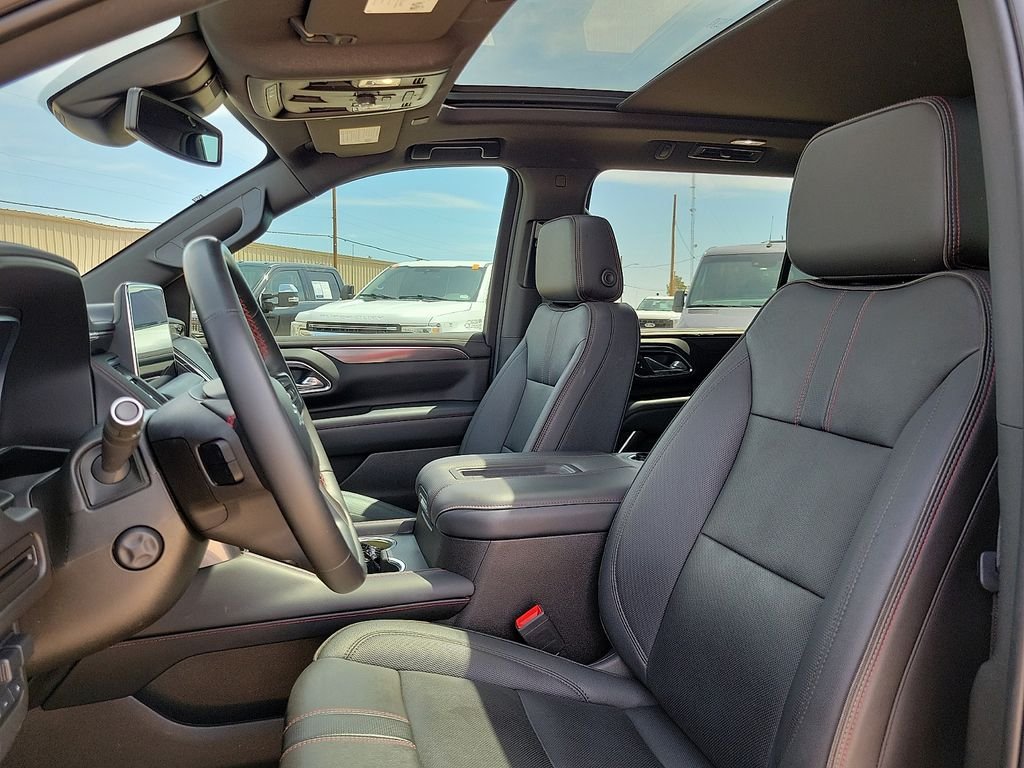 2023 Chevrolet Suburban RST - Photo 19