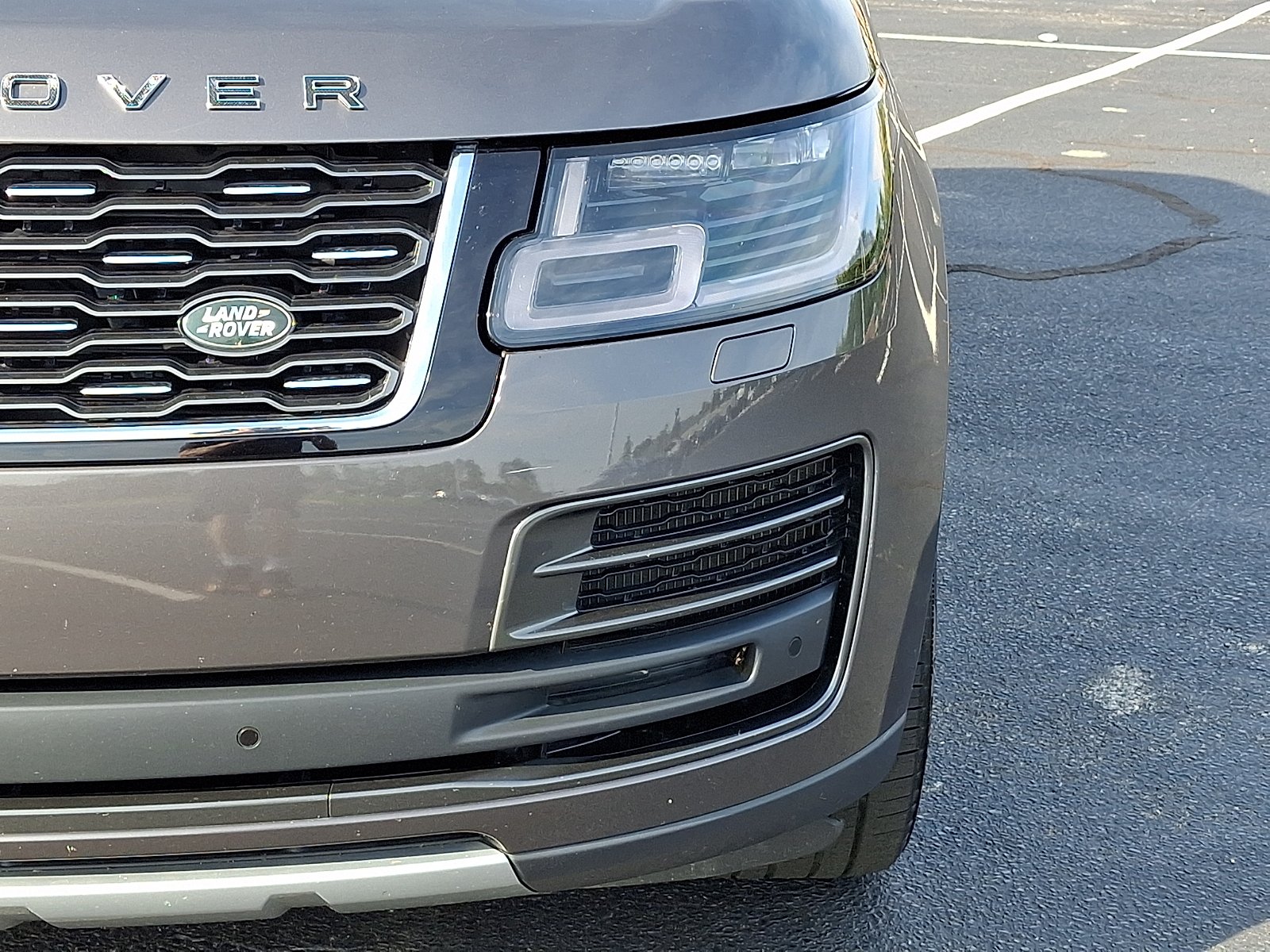 Used 2021 Eiger Grey Metallic - 1DF Land Rover SVAutobiography Dynamic image 9