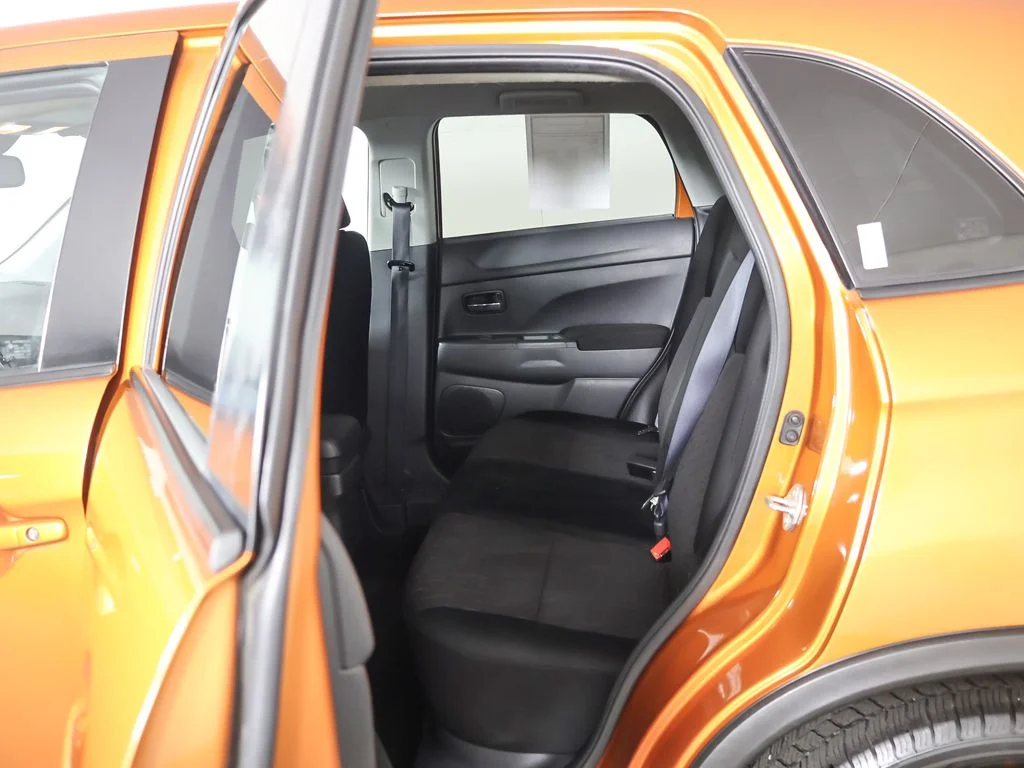 Used 2022  Mitsubishi 2.0 ES image 27