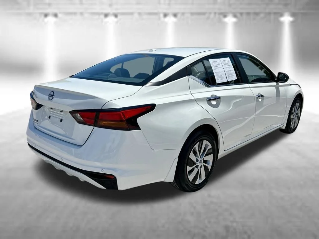 Certified Used 2025 White Nissan 2.5 S image 6