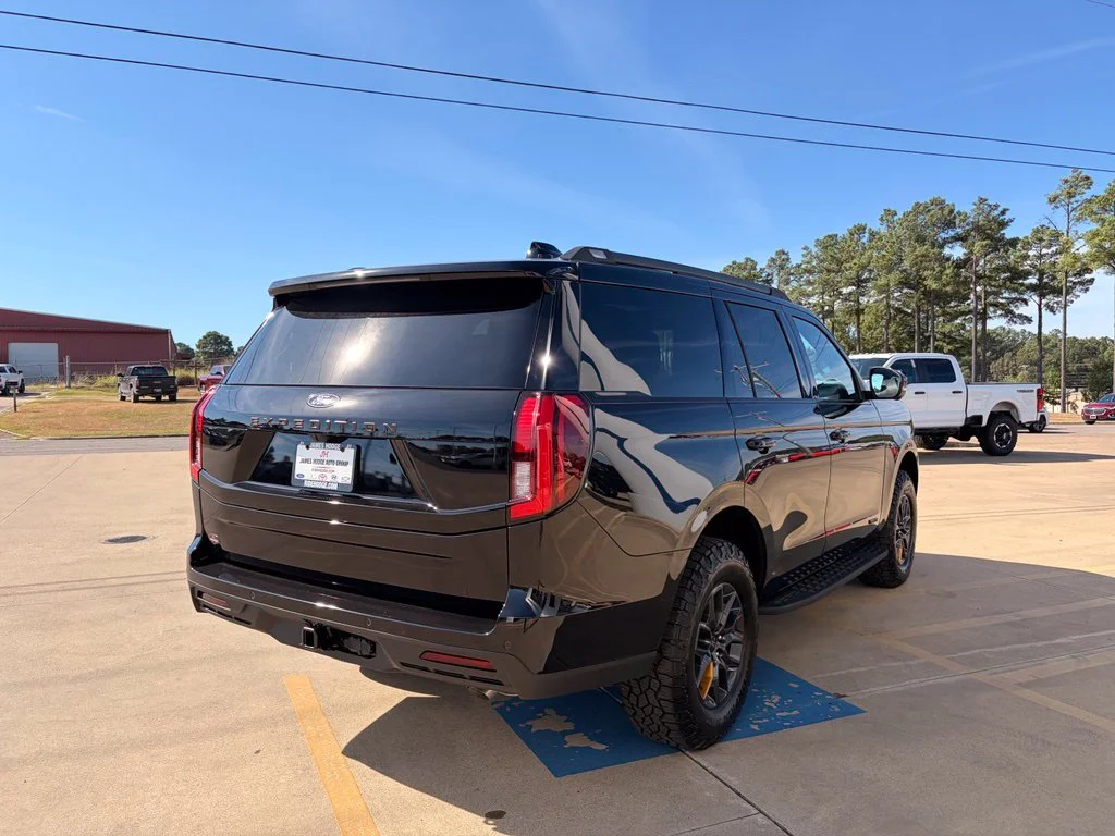 New 2027 Agate Black Metallic Ford Tremor® image 4