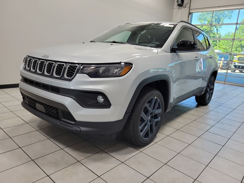 New 2026 Silver Zynith Metallic Clearcoat Jeep  image 3
