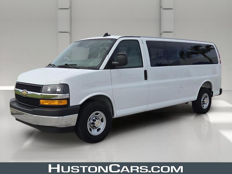 Used 2025 Summit White CHEVROLET RWD 3500 155" LT image 1