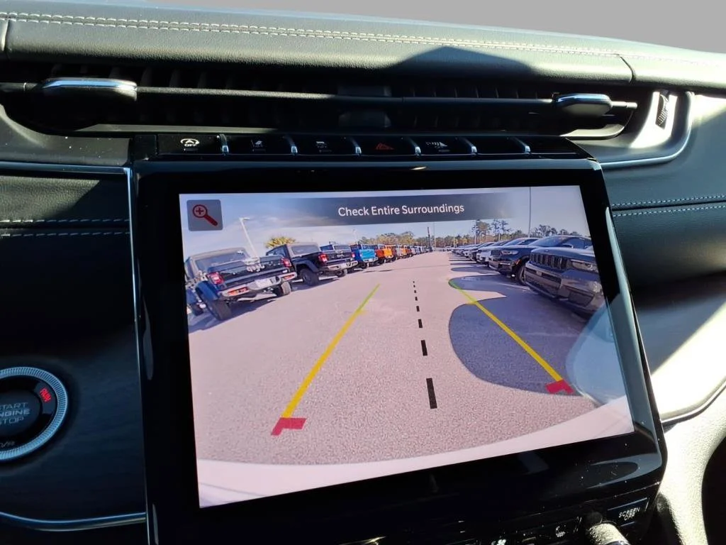 2025 Jeep Grand Cherokee Overland - Photo 17