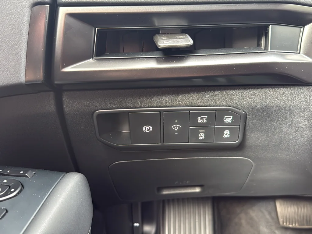 Certified Used 2027 White Kia X-Line EX image 28