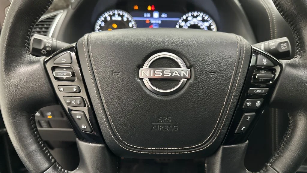 Used 2022 Black Nissan Platinum image 17