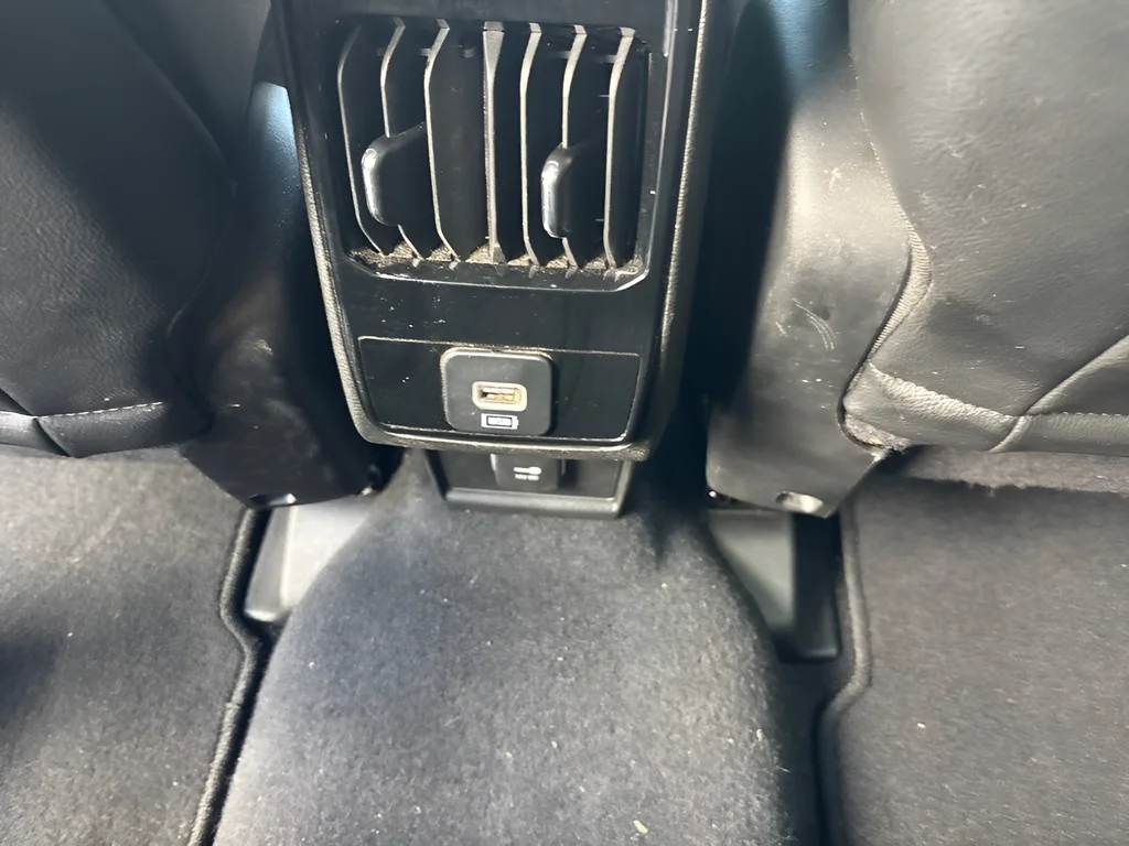 Used 2025 Bright White Clearcoat Jeep Latitude image 21