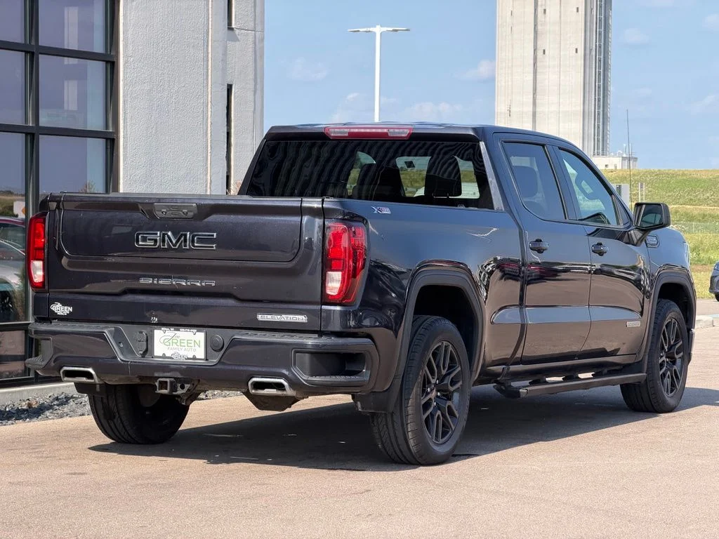 Used 2022 Gray GMC Elevation image 5