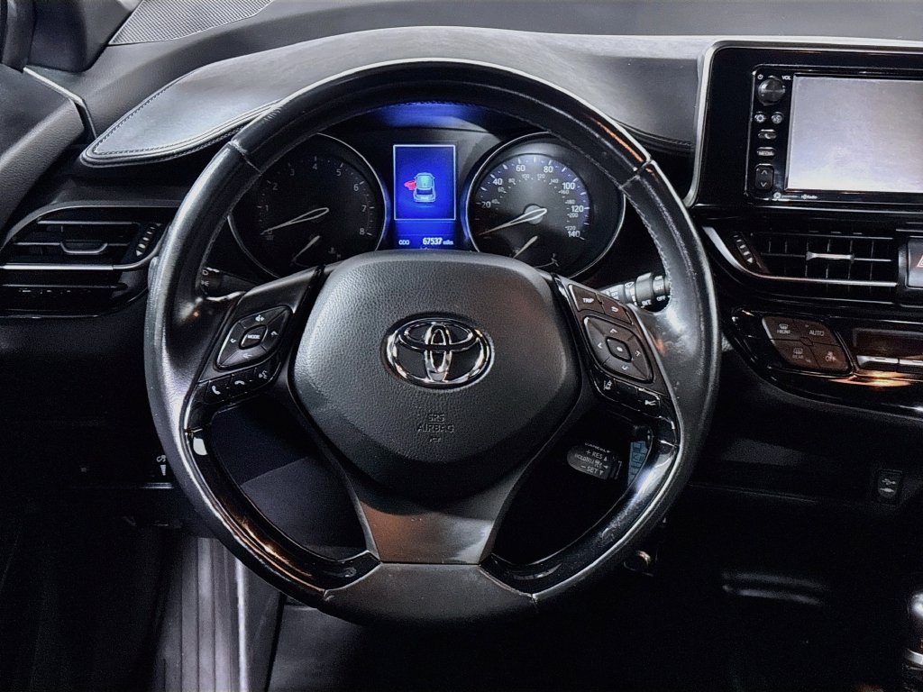Used 2018 Blue Toyota XLE image 13
