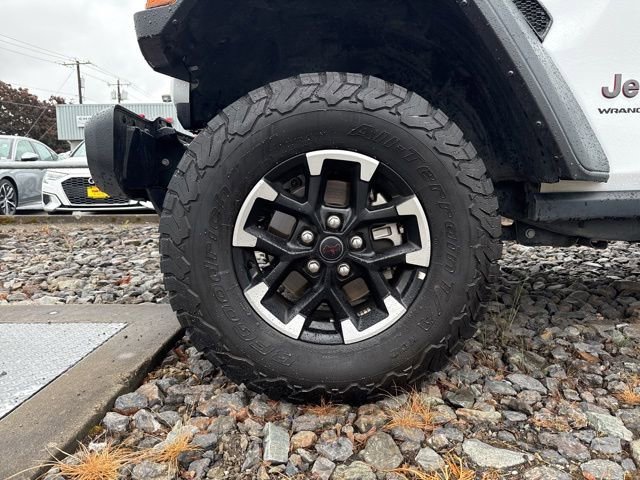 Used 2025 Bright White Clearcoat Jeep Rubicon image 17