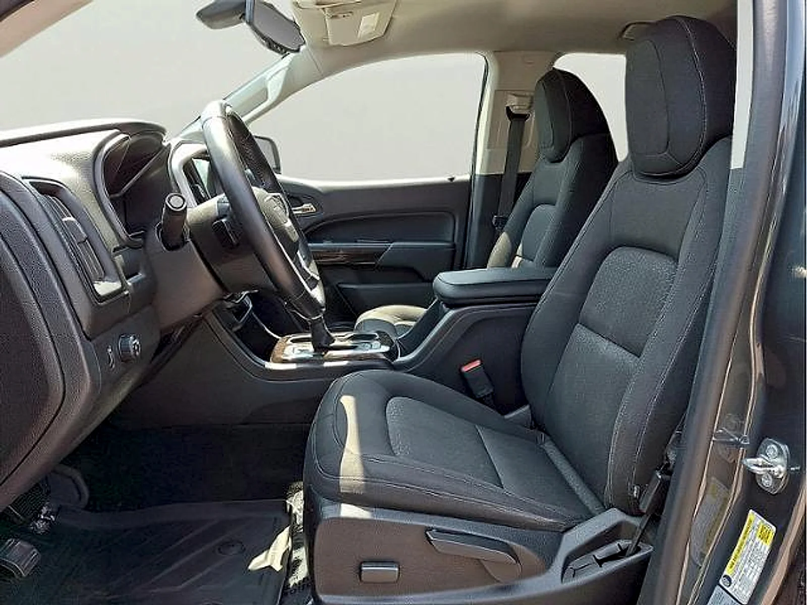 Used 2016 Cyber Gray Metallic GMC 2WD SLE image 11