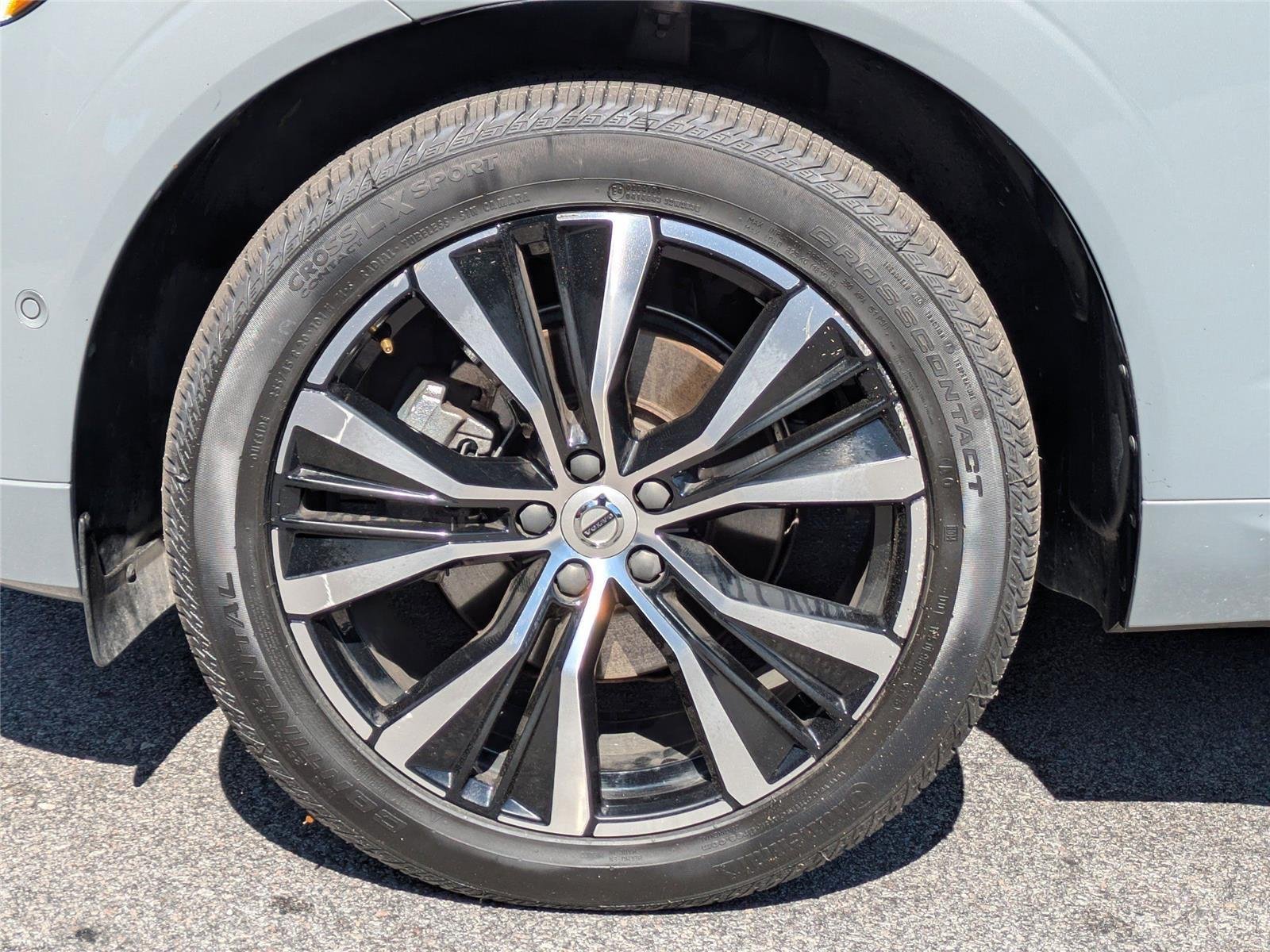 Used 2024 Vapour Grey Metallic Volvo Plus Dark Theme image 14