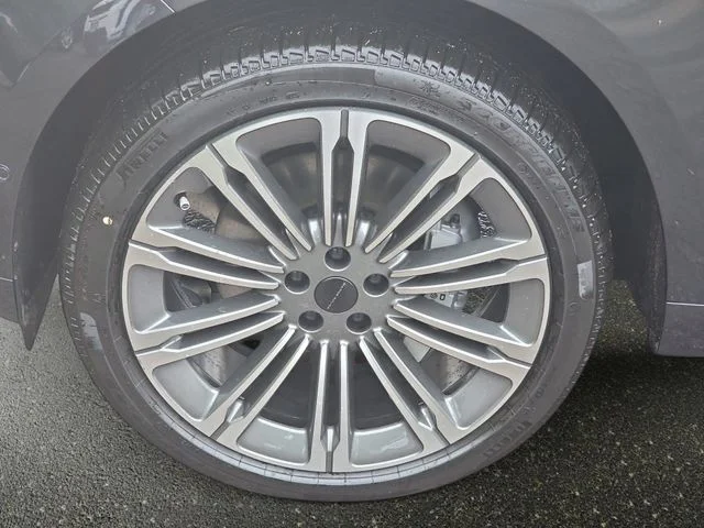 New 2026 Carpathian Grey Land Rover Dynamic SE image 22