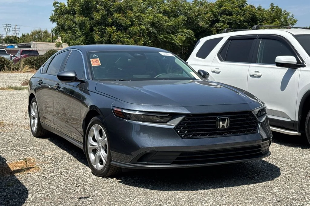 Certified Used 2025 Meteorite Gray Metallic Honda LX image 2
