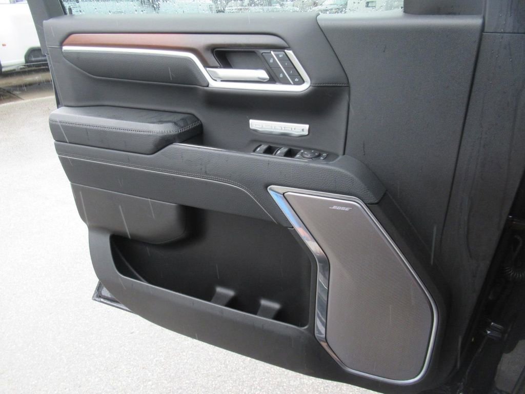 Used 2025 Titanium Rush Metallic GMC Denali image 19