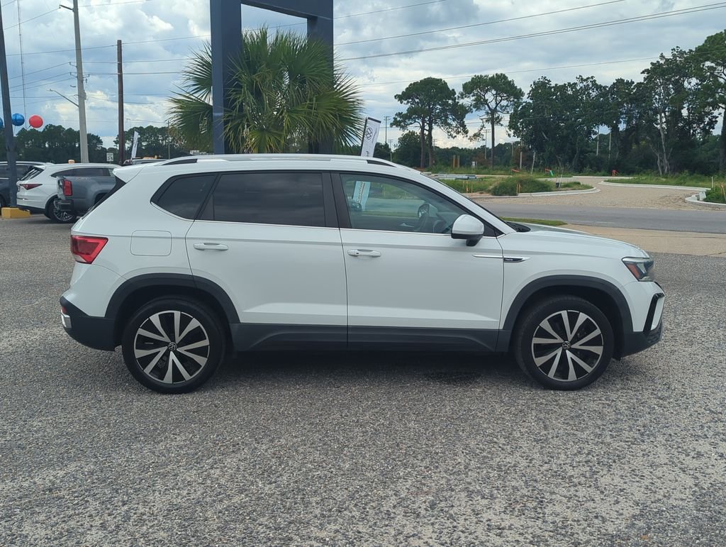 Used 2022 White Volkswagen 1.5T SE image 8
