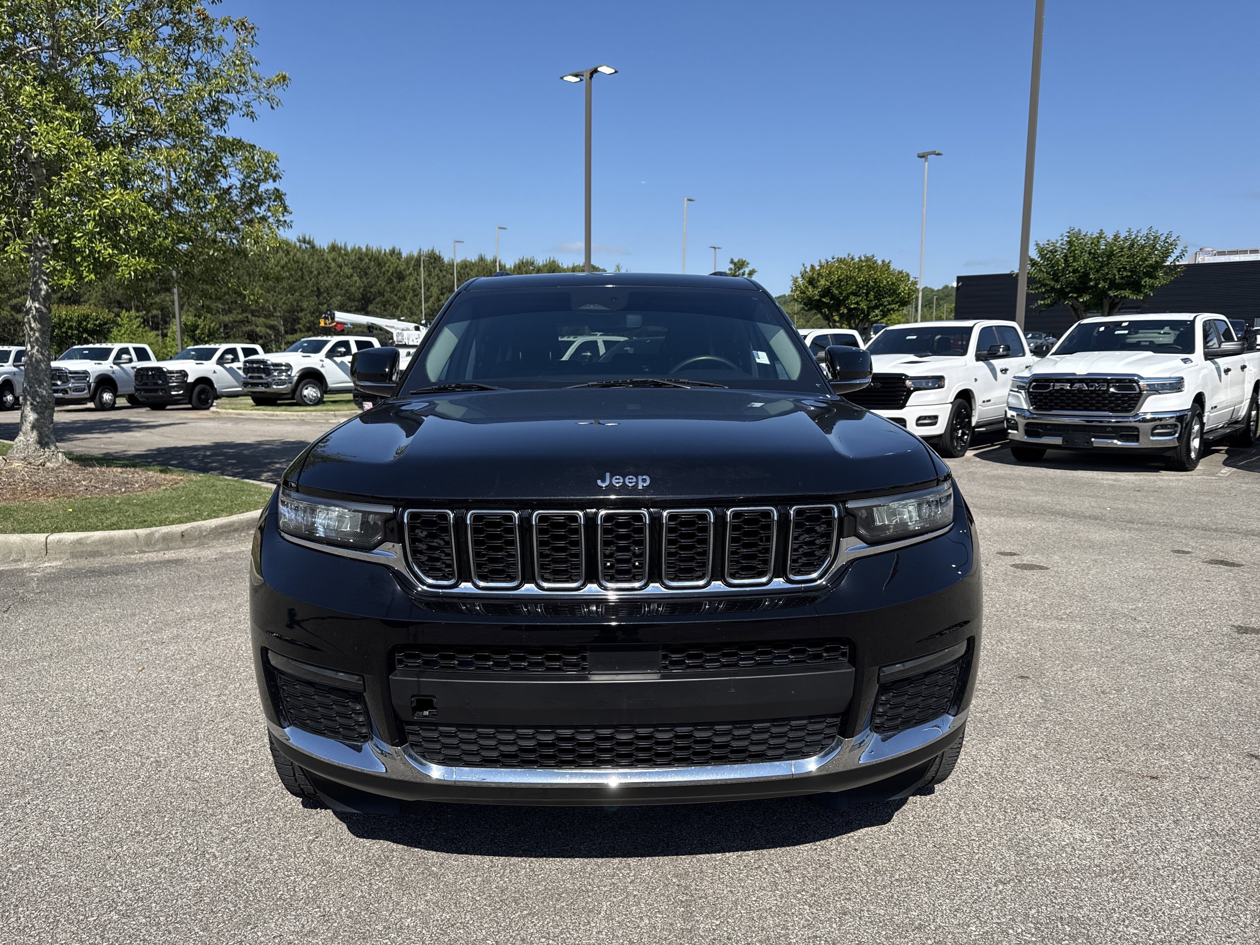 Used 2021 Diamond Black Crystal Pearlcoat Jeep Limited image 2
