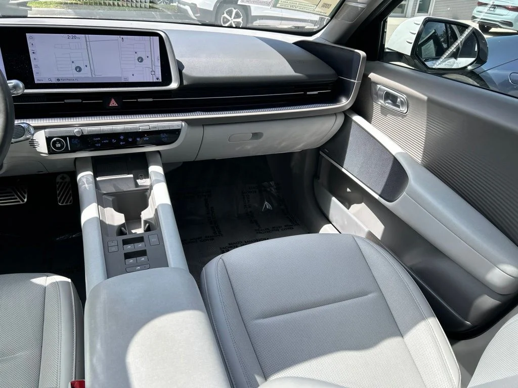 Used 2023 White Hyundai Limited image 11