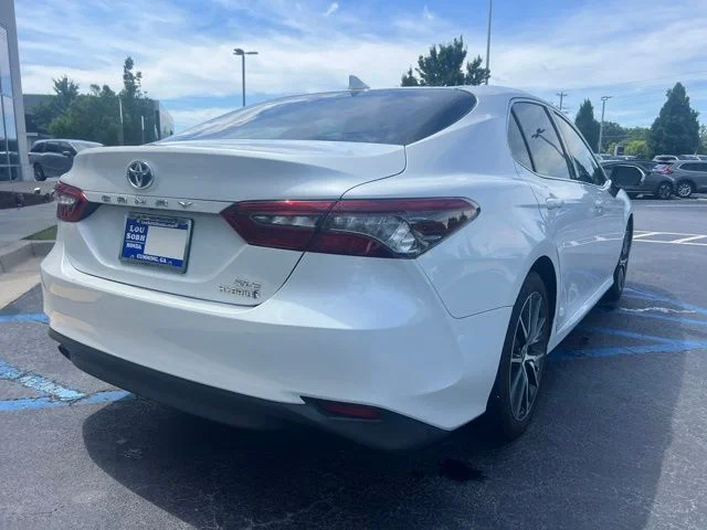 Used 2022 Wind Chill Pearl Toyota XLE image 6