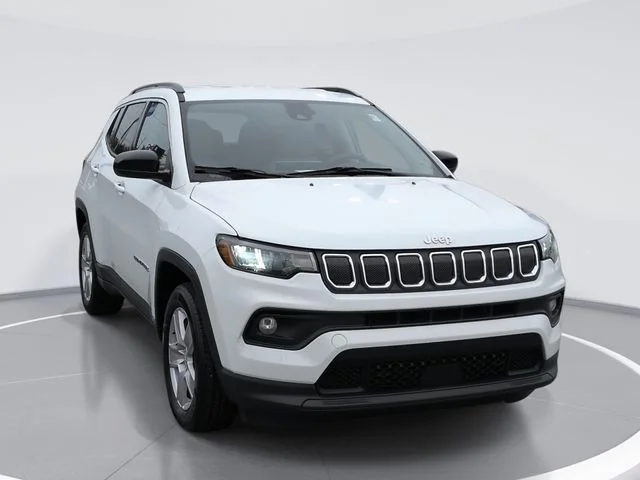 2022 Jeep Compass Latitude's photo