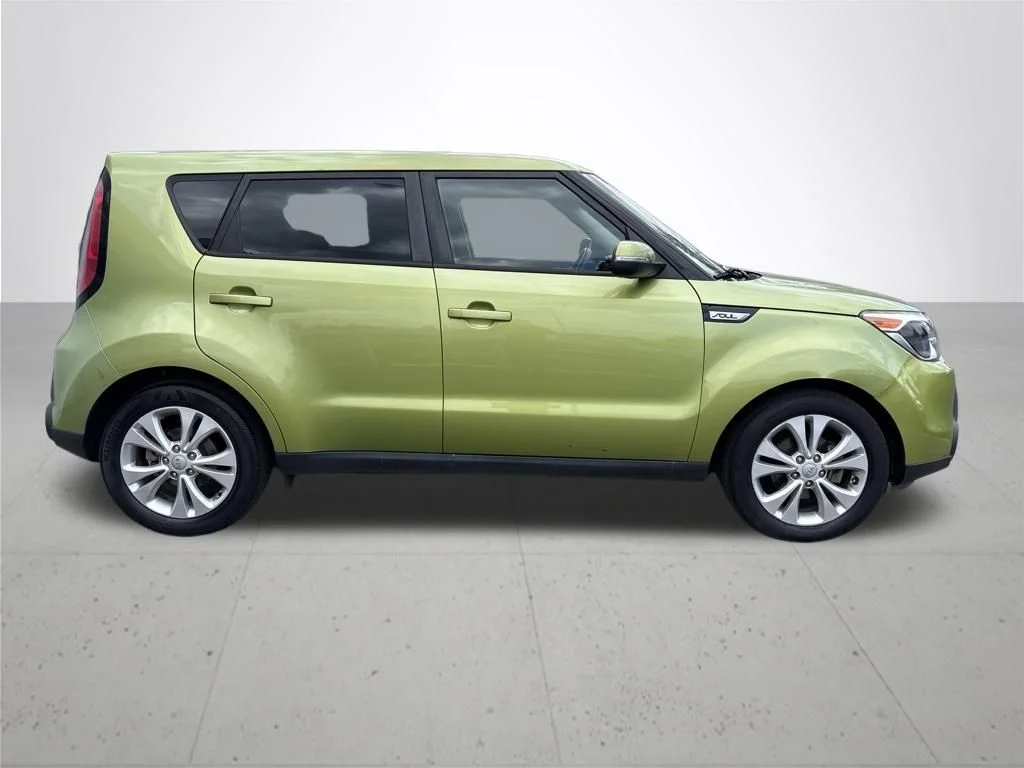 Used 2014 Green Kia Plus image 7