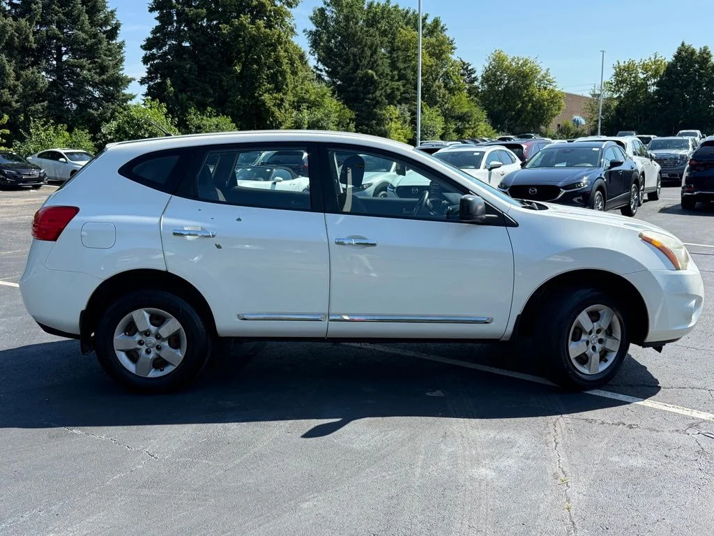 Used 2014 White Nissan S image 8