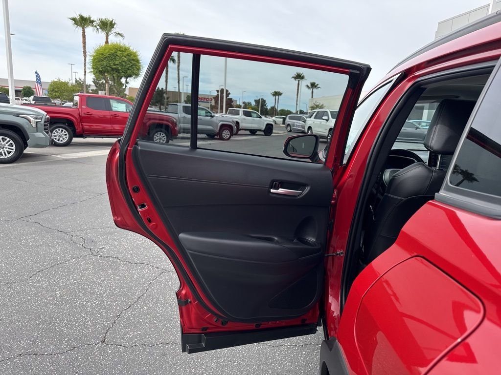 2022 Toyota Corolla Cross XLE - Photo 17