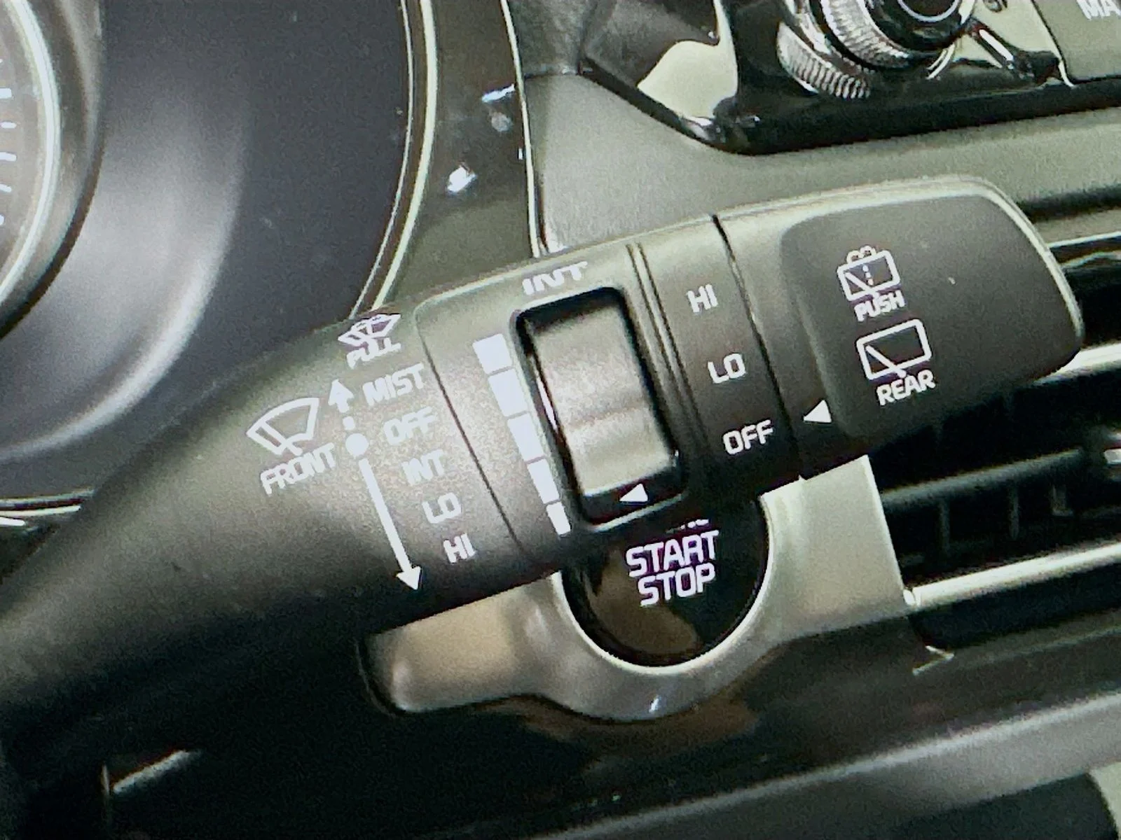 Used 2023 Black Kia  image 22