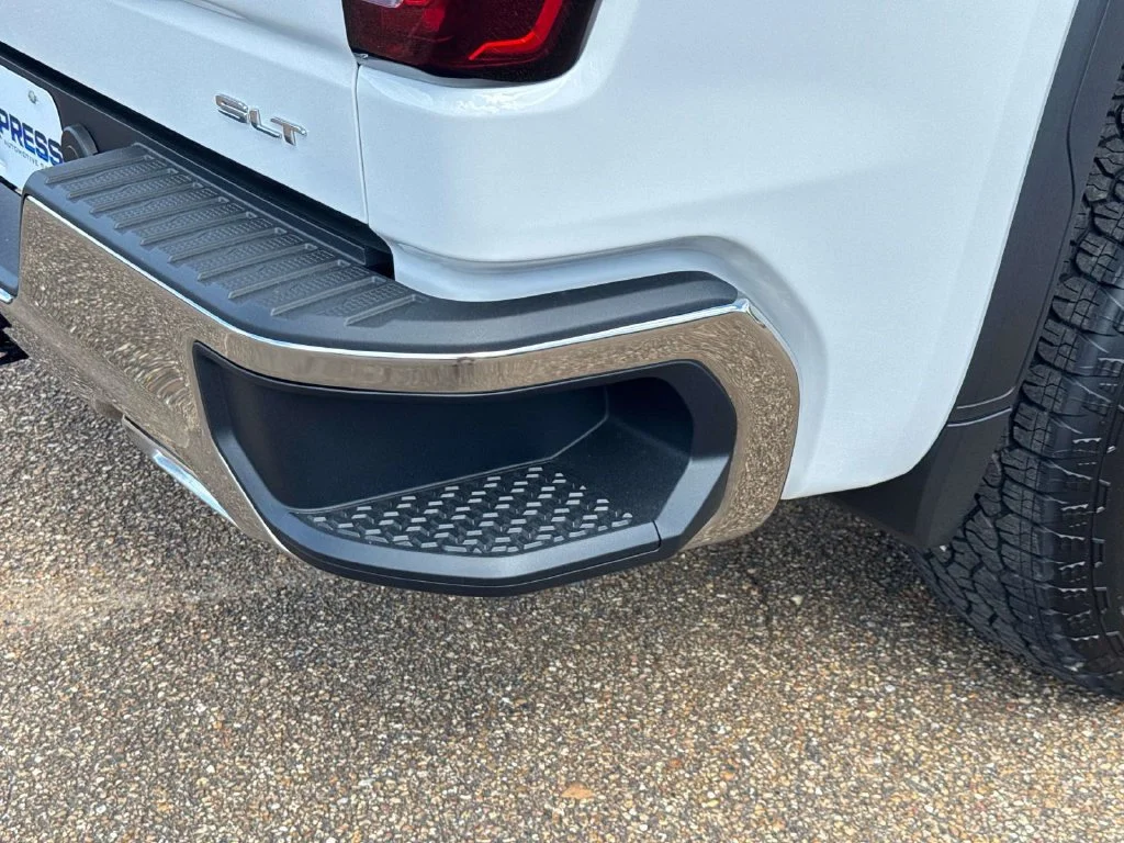 2026 GMC Sierra 1500 SLT - Photo 11