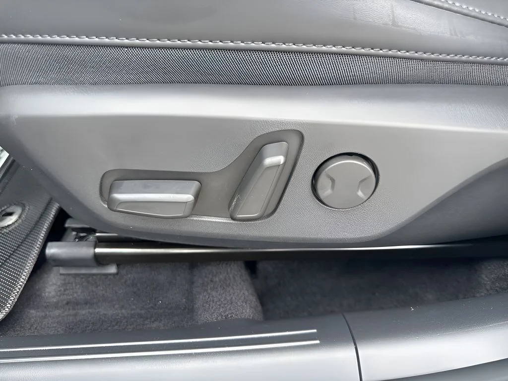 Used 2025 Gray Kia Wind image 10