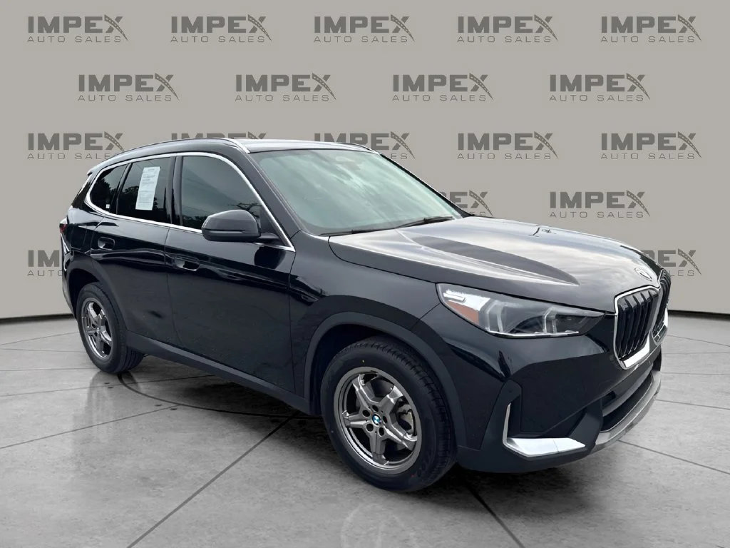 Used 2023 Black BMW xDrive28i image 7