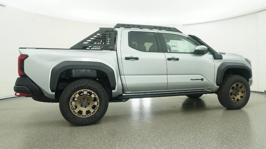 New 2026 Celestial Silver Metallic Toyota Trailhunter image 43