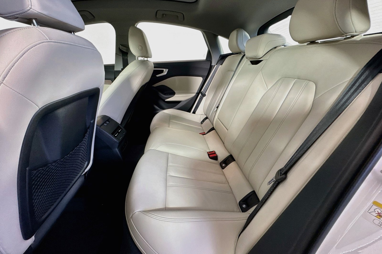 Used 2025 Arkona White Audi Premium image 21