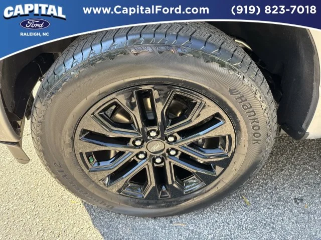 Used 2024 Silver Ford XLT image 13