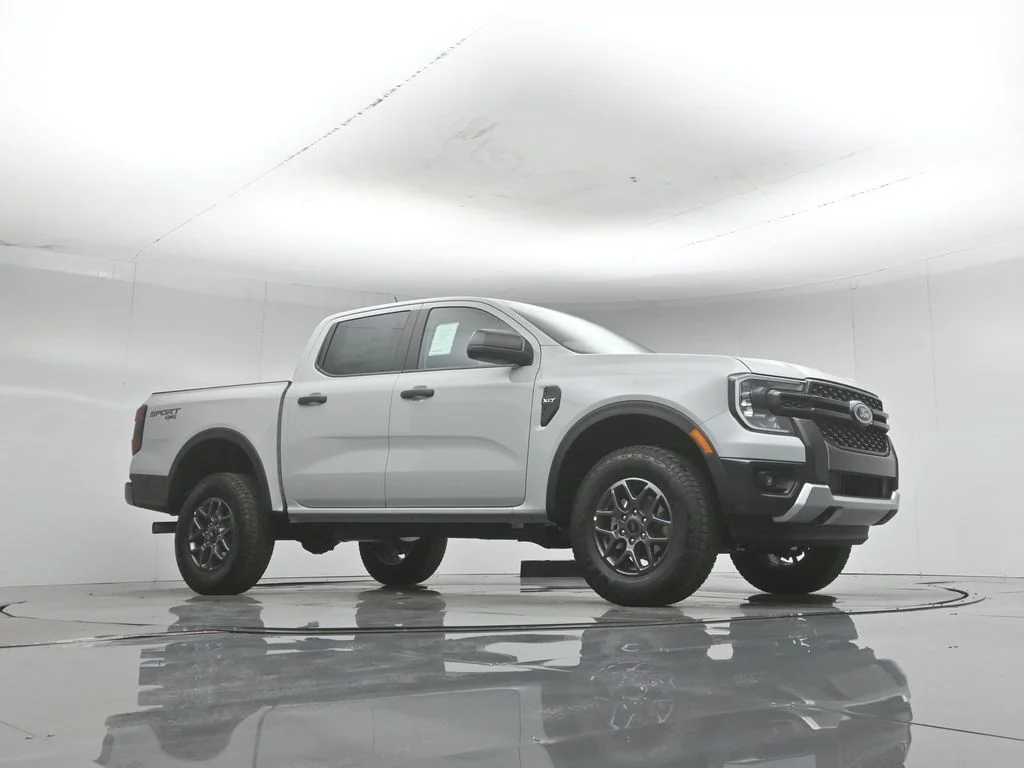 New 2026 Avalanche Ford XLT image 3