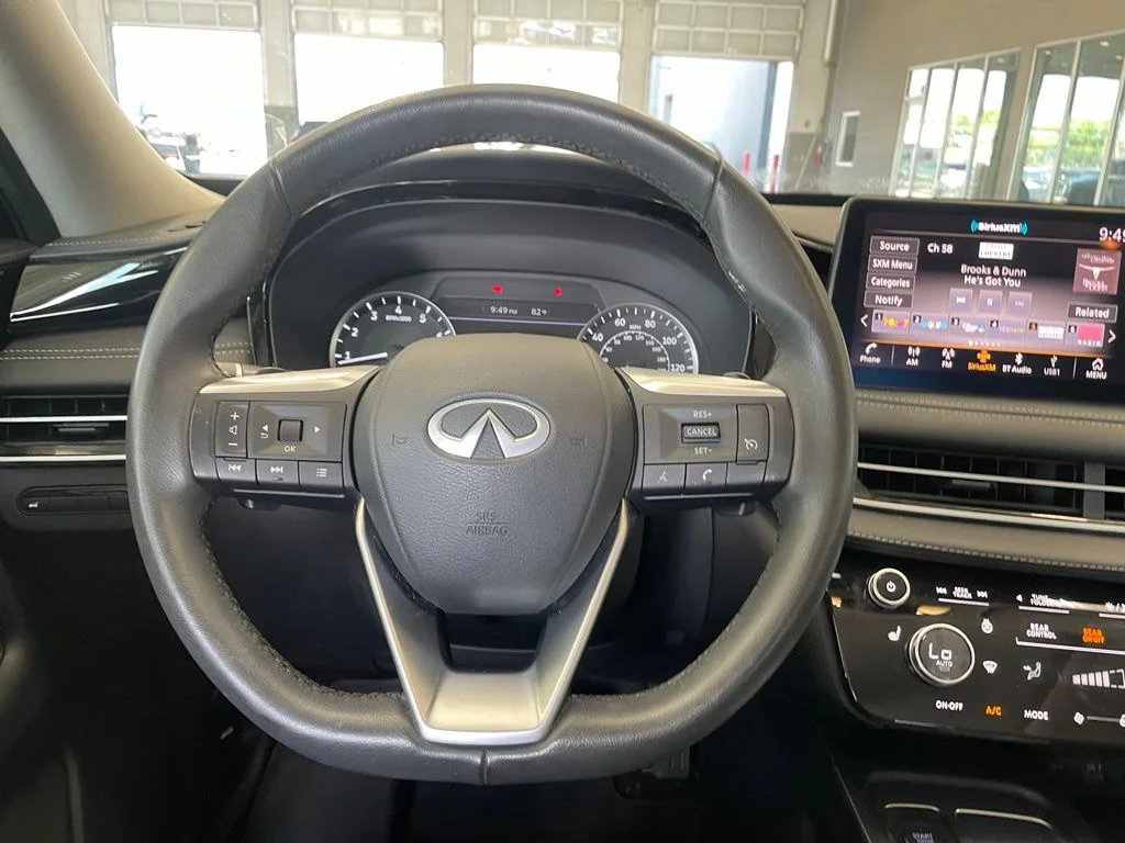 Used 2025 White INFINITI PURE image 14