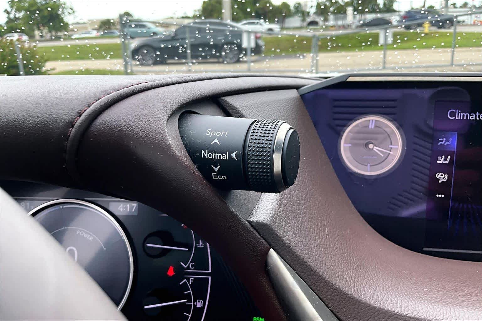 Used 2019 Eminent White Pearl Lexus  image 33