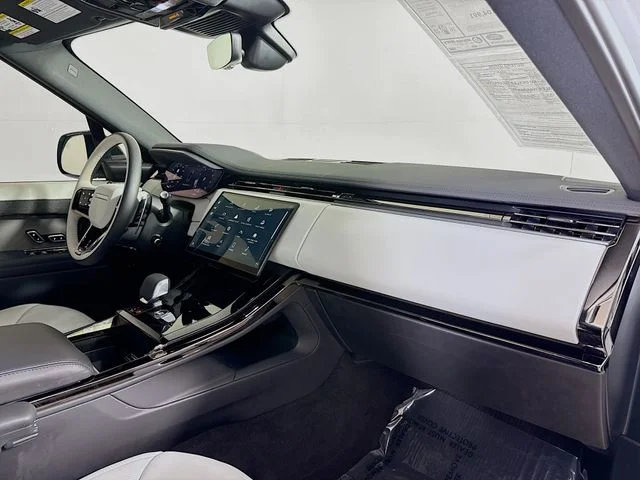 Certified Used 2025 White Land Rover Dynamic SE image 31