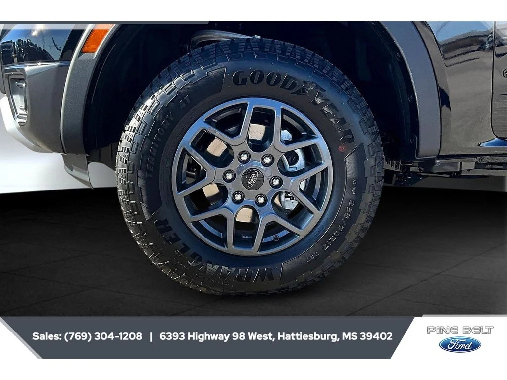 New 2025 Shadow Black Ford XLT image 7