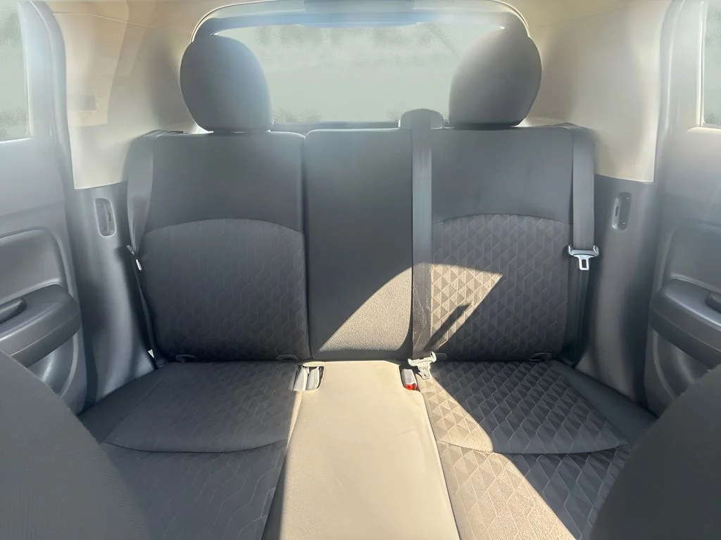 Used 2024 Black Mitsubishi ES image 10