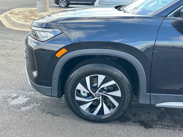 New 2026 Deep Black Pearl Volkswagen 2.0T S image 7